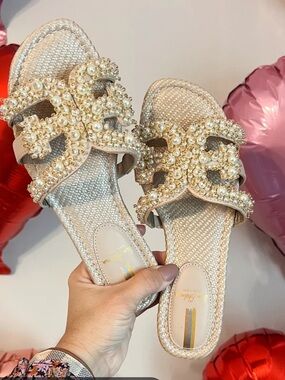 Bloggers Favorite Sam Edelman Bay Pearla Embellished Cream Slide Sandals 10